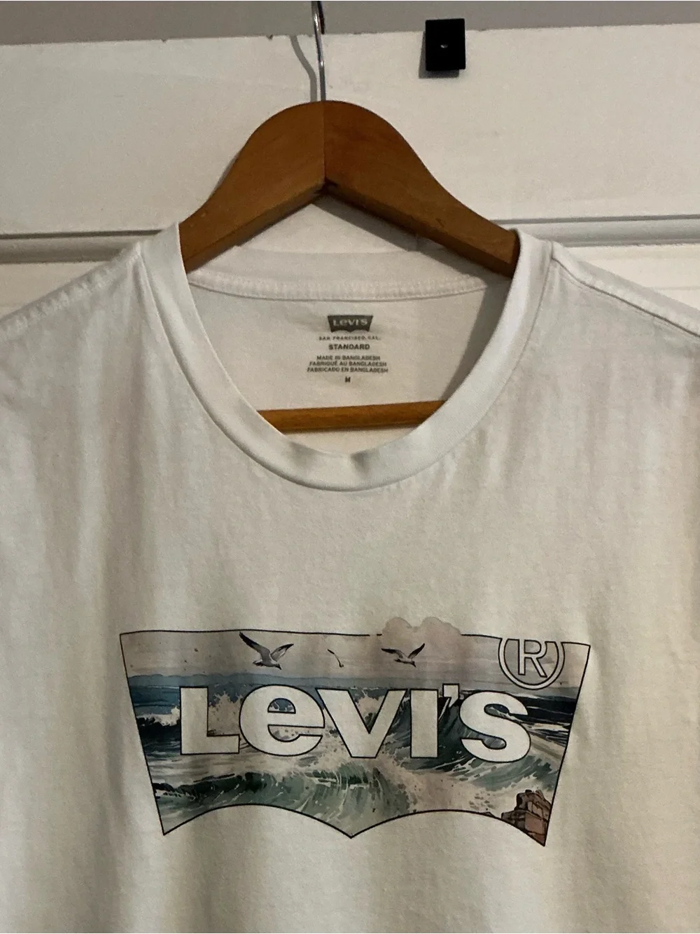 Levi's White Short-Sleeve Tee with Coastal Wave Logo